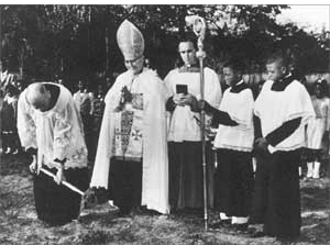 Bishop Hallinan at St. Joseph's